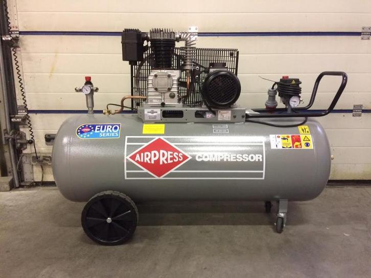 ACTIE AIRPRESS HK600-200 4PK COMPRESSOR, Doe-het-zelf en Verbouw, Compressors, Nieuw, 10 bar of meer, 100 liter of meer, 400 tot 800 liter/min