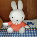 Nijntje Kiekeboe knuffel oranje met magneten Tiamo, Ophalen of Verzenden, Konijn