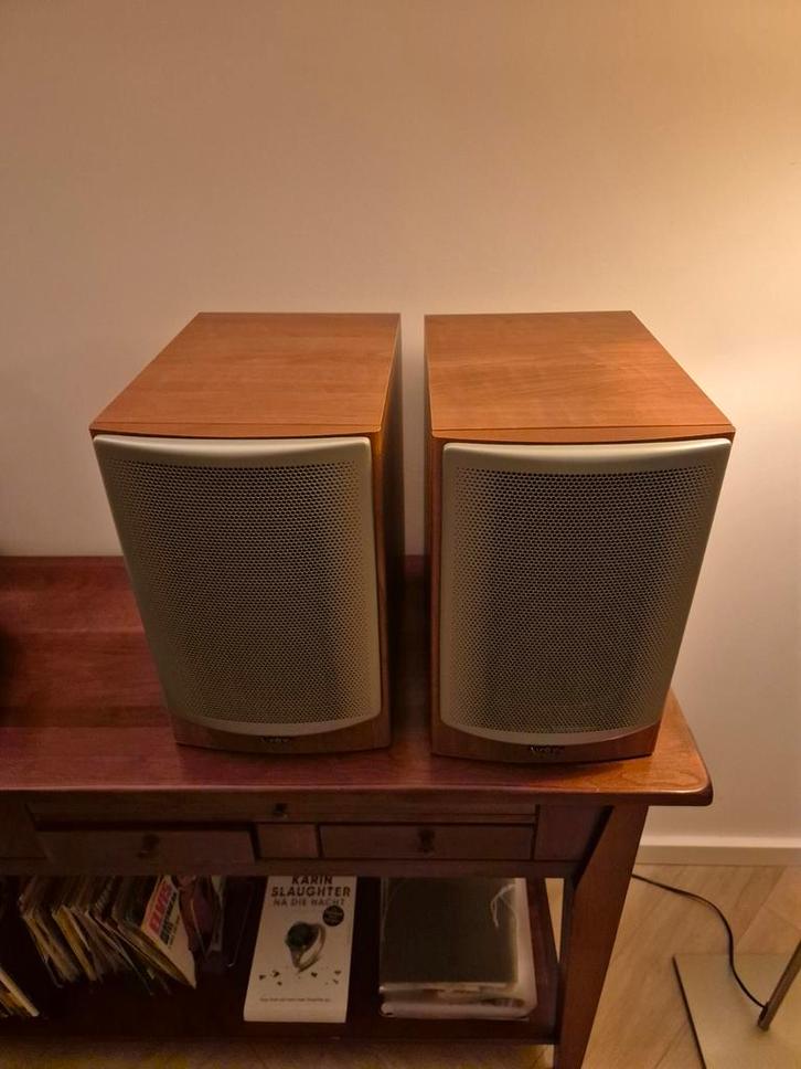 Infinity Beta 20 Speakers - Zo goed als nieuw!, Audio, Tv en Foto, Luidsprekers, Zo goed als nieuw, Front, Rear of Stereo speakers