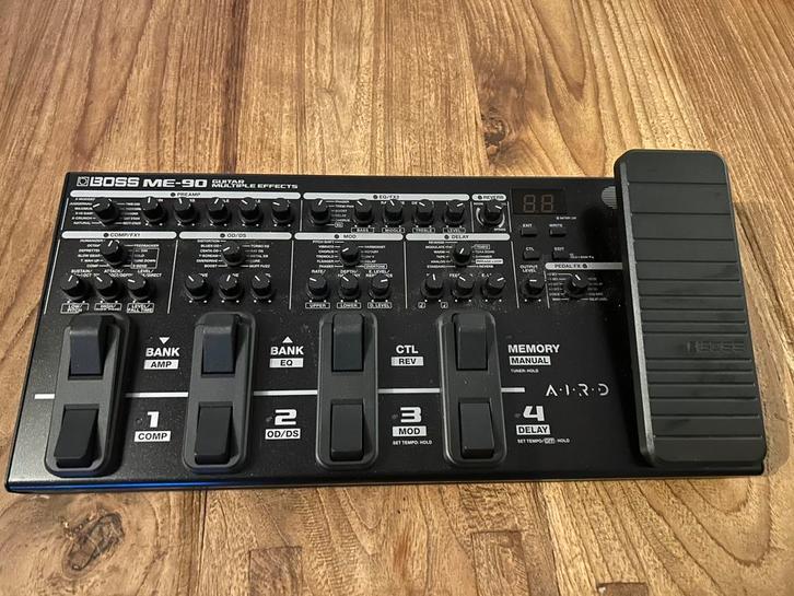 Boss ME90 multi effect, Muziek en Instrumenten, Effecten, Zo goed als nieuw, Multi-effect, Ophalen
