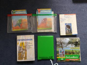 Verschillende "Fiets routes" en 1 handboek fietstechniek. beschikbaar voor biedingen