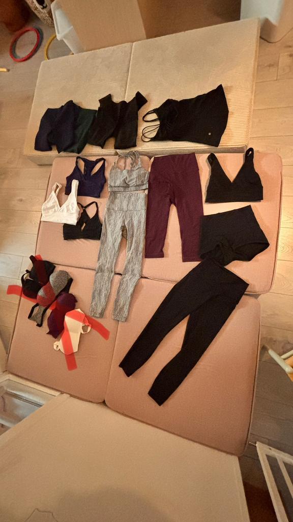 Lululemon uitverkoop maat 4, Kleding | Dames, Sportkleding, Zo goed als nieuw, Overige typen, Zwart, Ophalen