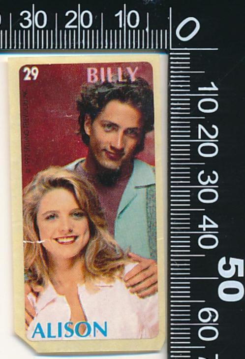 Sticker: Melrose Place - Billy - Alison (29), Verzamelen, Stickers, Zo goed als nieuw, Film, Tv of Omroep, Verzenden