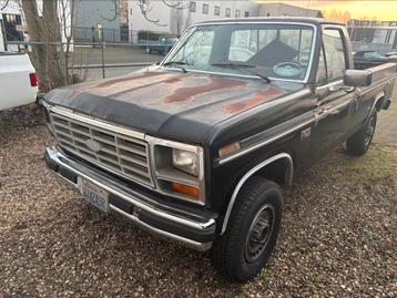 1985 Ford F250 XL pickup 4x4 v8 automaat zwart  beschikbaar voor biedingen