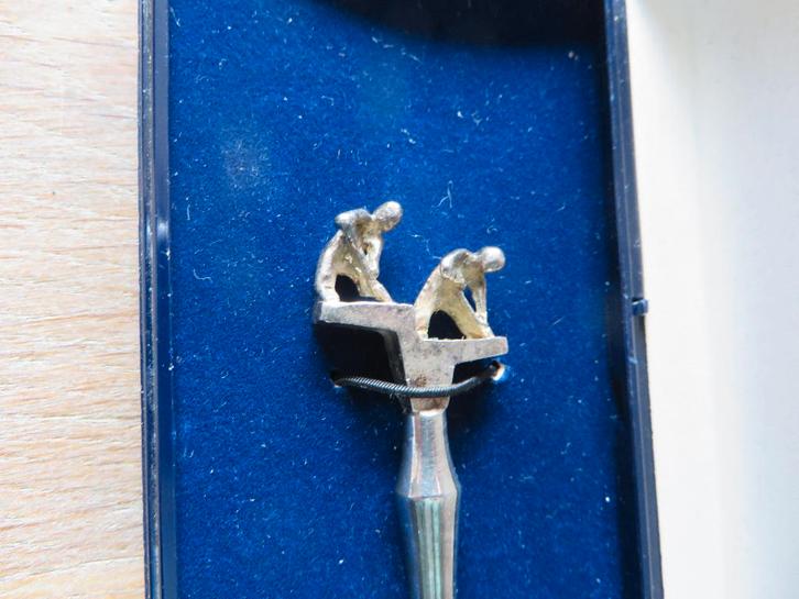 Koninklijke Begeer Brievenopener zwaar verzilverd 2 werklui, Verzamelen, Overige Verzamelen, Nieuw, Ophalen of Verzenden