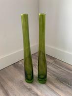 2 slanke vaasjes, Huis en Inrichting, Woonaccessoires | Vazen, Minder dan 50 cm, Groen, Glas, Ophalen of Verzenden