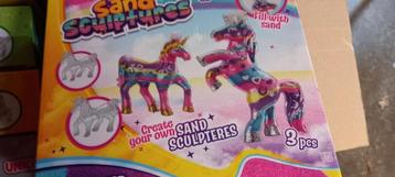 Zand sculpturen dino unicorn wildlife beschikbaar voor biedingen