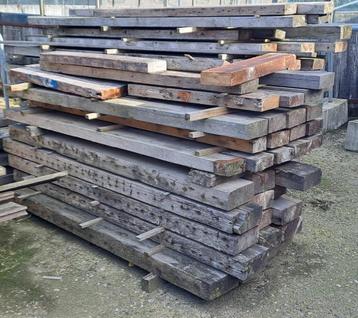 houten balk beschikbaar voor biedingen