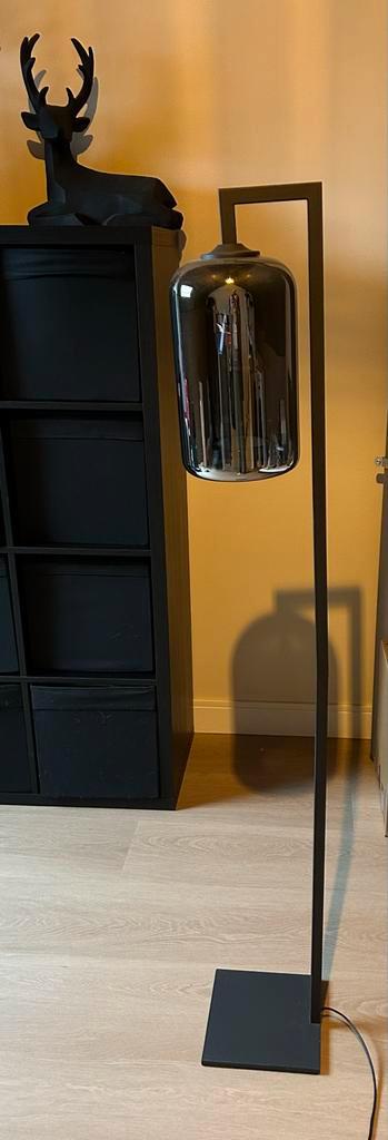 Moderne Vloerlamp met Rookglas, Huis en Inrichting, Lampen | Vloerlampen, Zo goed als nieuw, 150 tot 200 cm, Glas, Ophalen