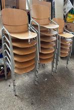 Partij van 18 schoolstoelen stapelstoelen kantinestoelen, Vijf, Zes of meer stoelen, Gebruikt, Ophalen of Verzenden, Bruin