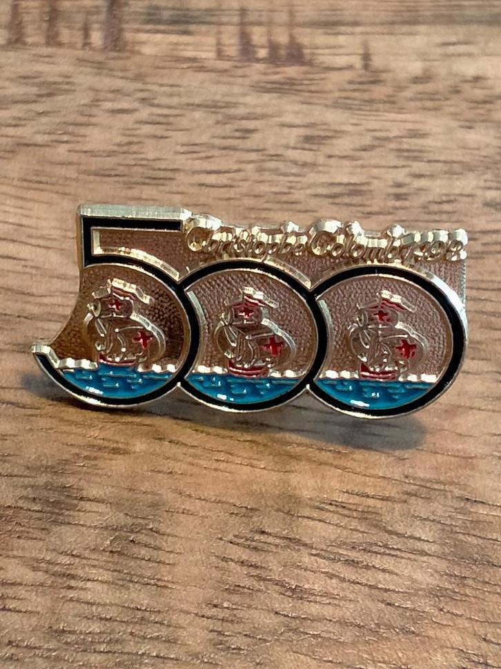 Christopher Columbus schip ontdekking Amerika pin logo 5, Verzamelen, Speldjes, Pins en Buttons, Gebruikt, Ophalen of Verzenden