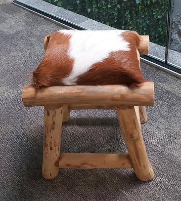 Hocker compleet met 2 krukjes.(NIEUWSTAAT!! beschikbaar voor biedingen