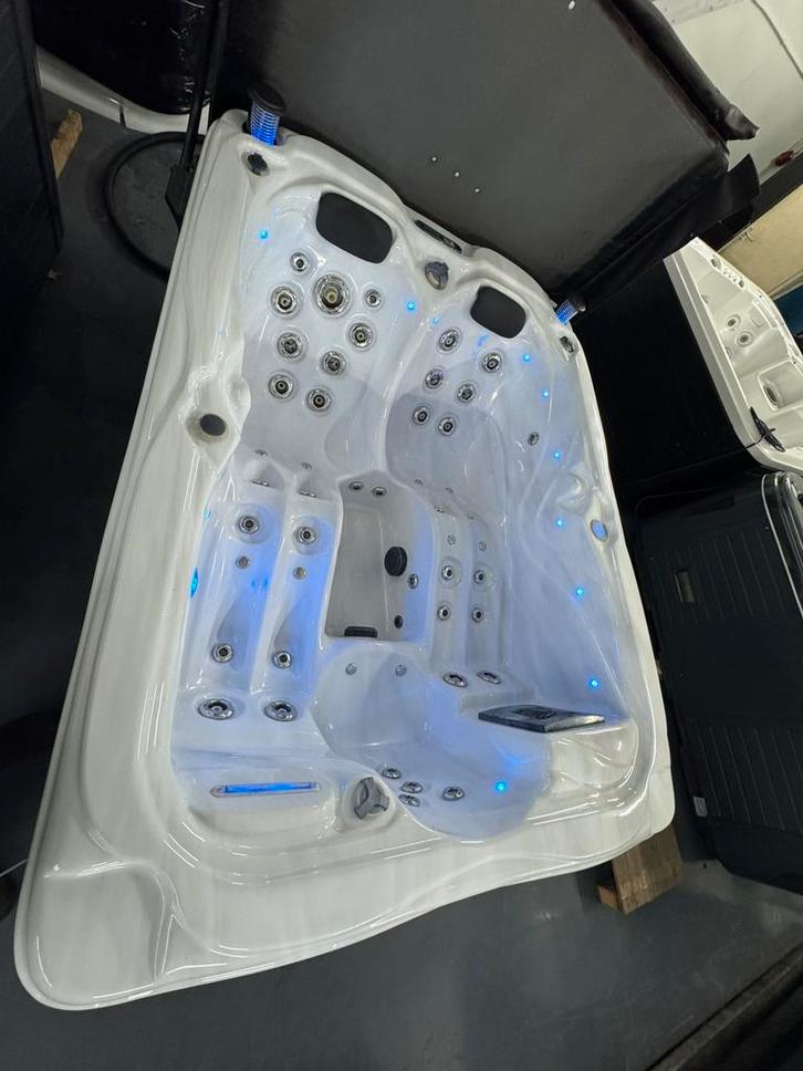 Balboa jacuzzi incl alle toebehoren plug and play, Tuin en Terras, Zwembad-toebehoren, Zo goed als nieuw, Ophalen of Verzenden