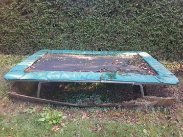 trampoline beschikbaar voor biedingen