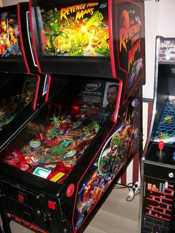 flipperkast 2x Pinball 2000 Revenge & Starwars   beschikbaar voor biedingen