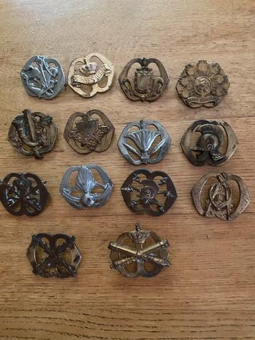 Aangeboden, Militaire emblemen beschikbaar voor biedingen