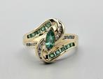 Gouden Vintage ring edelsteen smaragd en diamant. 2024/212.
