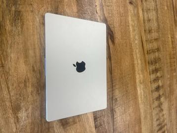 Apple MacBook Pro - (1TB / 64GB RAM / 4GHz / 17'') beschikbaar voor biedingen