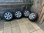 Winterset Volvo xc70 met zo goed als nieuwe banden, Ophalen, Banden en Velgen, 17 inch, Winterbanden