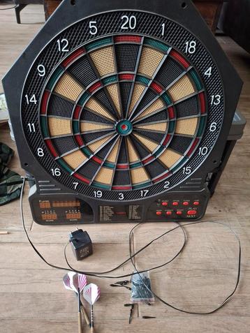 Elektronisch Dartbord met Pijlen en extra tipjes beschikbaar voor biedingen