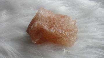 2 brokken Himalaya-Zoutsteen beschikbaar voor biedingen