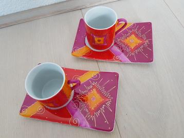 Vrolijke Kopjes setje van 2 met 1 reserve bordje paars goud beschikbaar voor biedingen