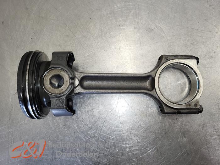 Zuiger van een Fiat Talento, Auto-onderdelen, Motor en Toebehoren, Fiat, Gebruikt, 3 maanden garantie, Ophalen of Verzenden