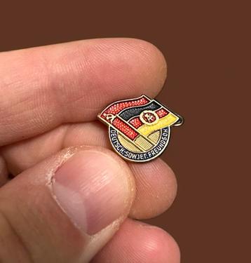 Vintage DDR Oost-Duitsland Sovjet Unie Freundschaft beschikbaar voor biedingen