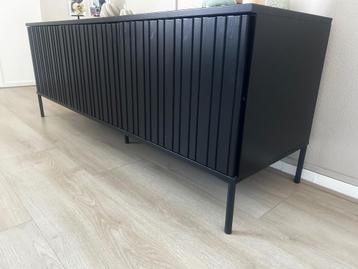 Gravure tv meubel grenen zwart