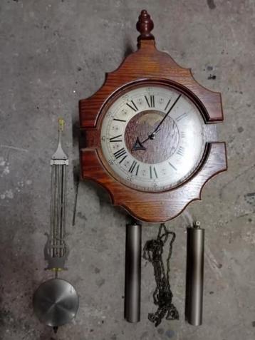 oude wand klok wandklok merk orfac beschikbaar voor biedingen