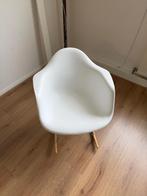Schommelstoel met kuip Vitra Eames RAR lookalike, Huis en Inrichting, Stoelen, Ophalen, Hout, Wit, Design