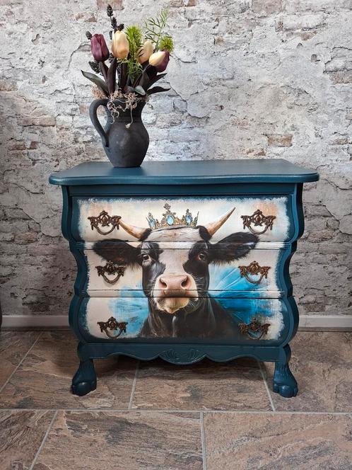 Brocante ladenkastje, buikkastje met Queen Cow, Huis en Inrichting, Kasten | Ladekasten, Zo goed als nieuw, Minder dan 100 cm