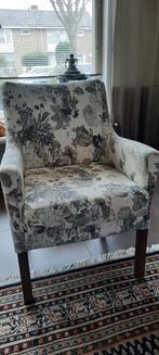 Gebloemde hoge stoel, Huis en Inrichting, Fauteuils, Minder dan 75 cm, Stof, Zo goed als nieuw, 50 tot 75 cm