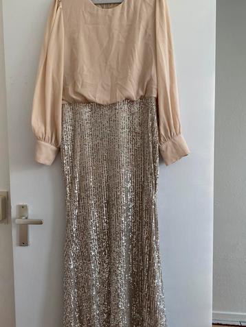 Jurk beschikbaar voor biedingen