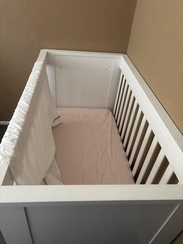 Baby Ledikant + Matras + 2 Kledingkast beschikbaar voor biedingen