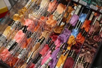 DMC Borduurgaren - verschillende kleuren verkrijgbaar #3797 beschikbaar voor biedingen