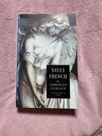 Nicci French - De verborgen glimlach, Ophalen of Verzenden, Zo goed als nieuw, Nicci French