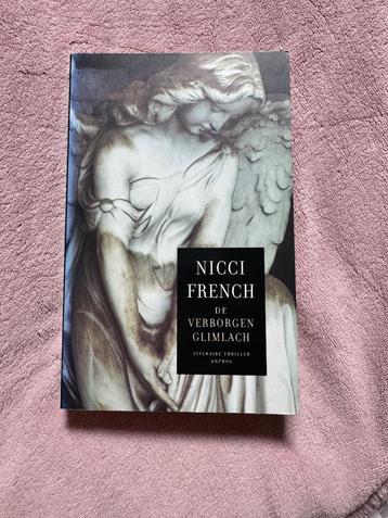 Nicci French - De verborgen glimlach beschikbaar voor biedingen