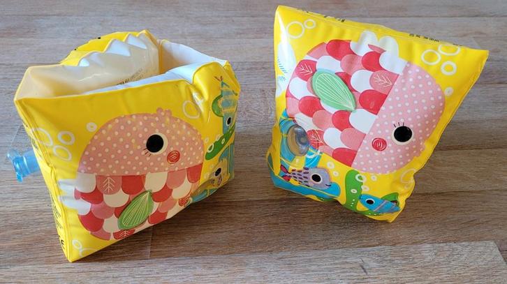 Vrolijke gele zwembandjes met vissenprintje, Kinderen en Baby's, Babykleding | Baby-zwemkleding, Zo goed als nieuw, Zwem-accessoire