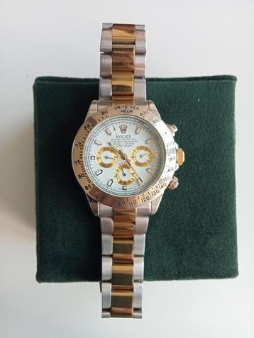 Mooi horloge inclusief cadeauverpakking  beschikbaar voor biedingen