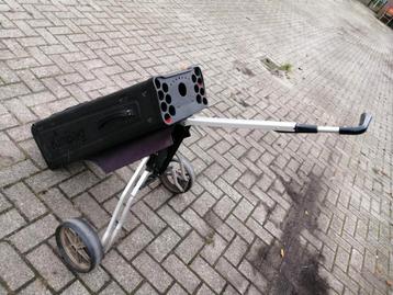 Golfbag met Trolley kinbag

 beschikbaar voor biedingen
