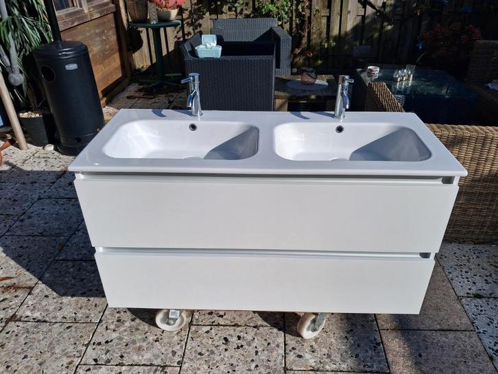 Mooie wastafel 120 x 50 x 60 glans wit, Huis en Inrichting, Badkamer | Badkamermeubels, Zo goed als nieuw, Wasbak of Wastafel