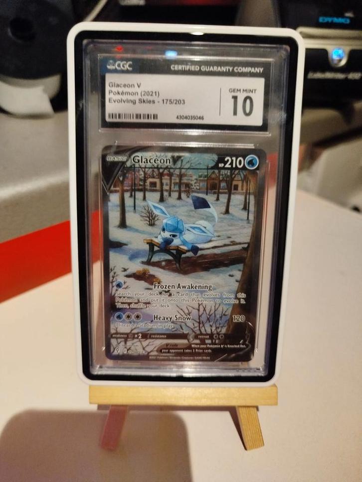 Glaceon V CGC 10 Gem Mint - Evolving Skies, Hobby en Vrije tijd, Verzamelkaartspellen | Pokémon, Ophalen of Verzenden