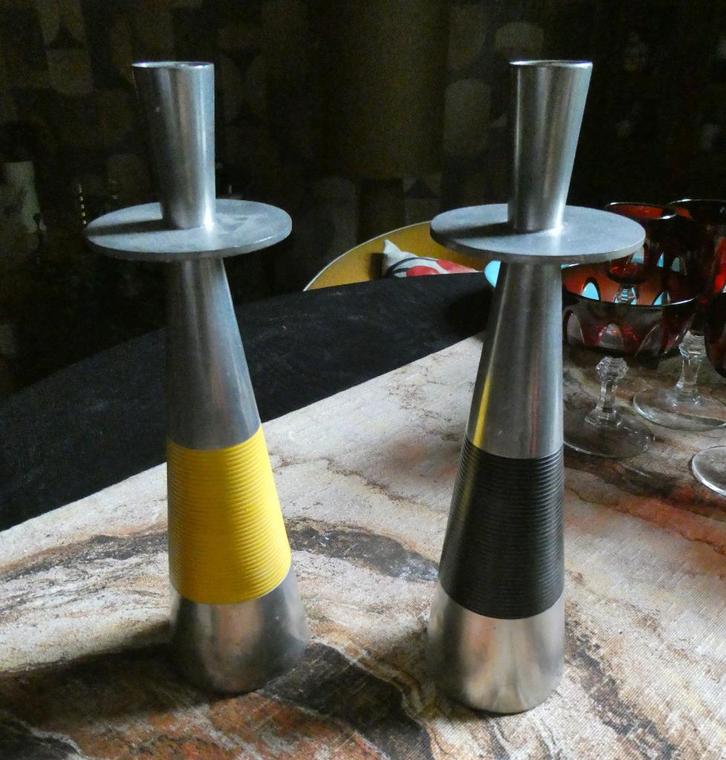 Vintage KMP Tiel 2 kandelaren tin met winding scandinavisch, Antiek en Kunst, Antiek | Kandelaars, Overige materialen, Ophalen of Verzenden