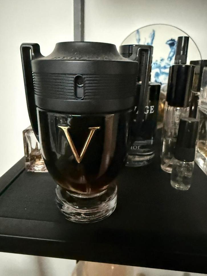 Paco Rabanne - Invictus Victory (2021), Sieraden, Tassen en Uiterlijk, Uiterlijk | Parfum, Zo goed als nieuw, Ophalen of Verzenden