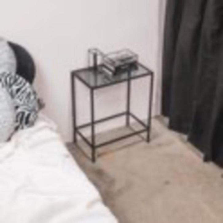 Bijzettafel 'Mente' (Zwart, 60cm) van metaal en glas, Huis en Inrichting, Tafels | Bijzettafels, Nieuw, Rechthoekig, 45 tot 60 cm