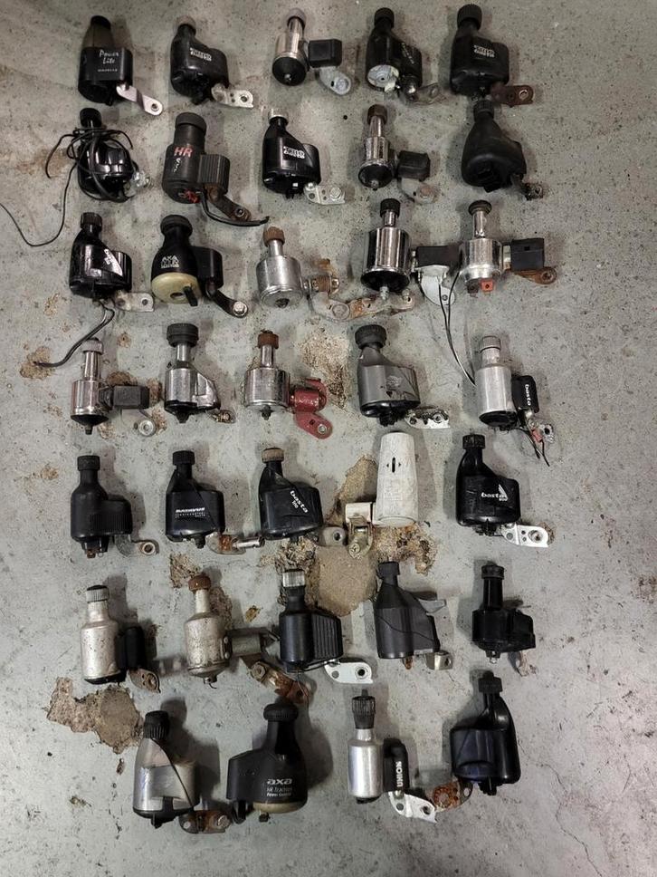 Partij 34 stuks Dynamo's - Diverse merken en modellen, Fietsen en Brommers, Fietsonderdelen, Gebruikt, Algemeen, Verlichting, Ophalen of Verzenden