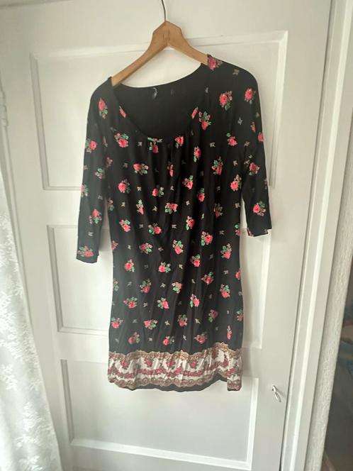 Zwart vintage retro gebloemde rozen jurk King Louie M 38 40, Kleding | Dames, Jurken, Zo goed als nieuw, Zwart, Ophalen of Verzenden