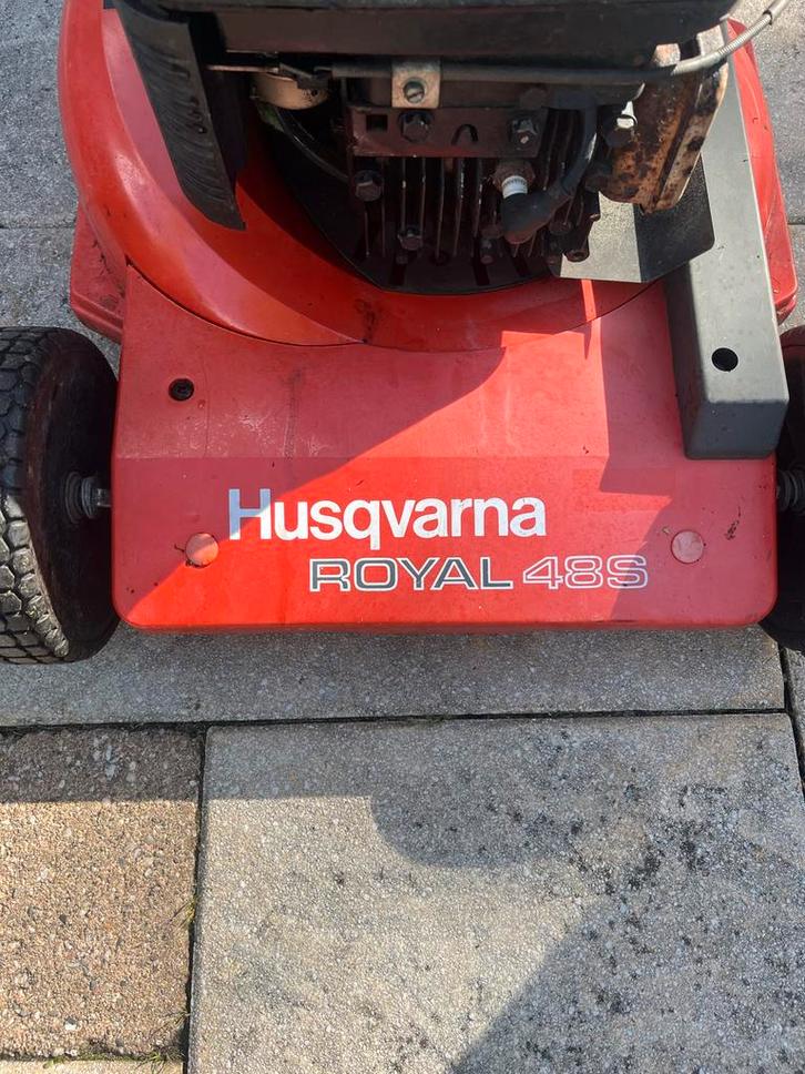 Husqvarna Grasmaaier - Royal 48S, Tuin en Terras, Grasmaaiers, Gebruikt, Benzine-grasmaaier, 40 t/m 49 cm, Cirkelmaaier, Opvangzak