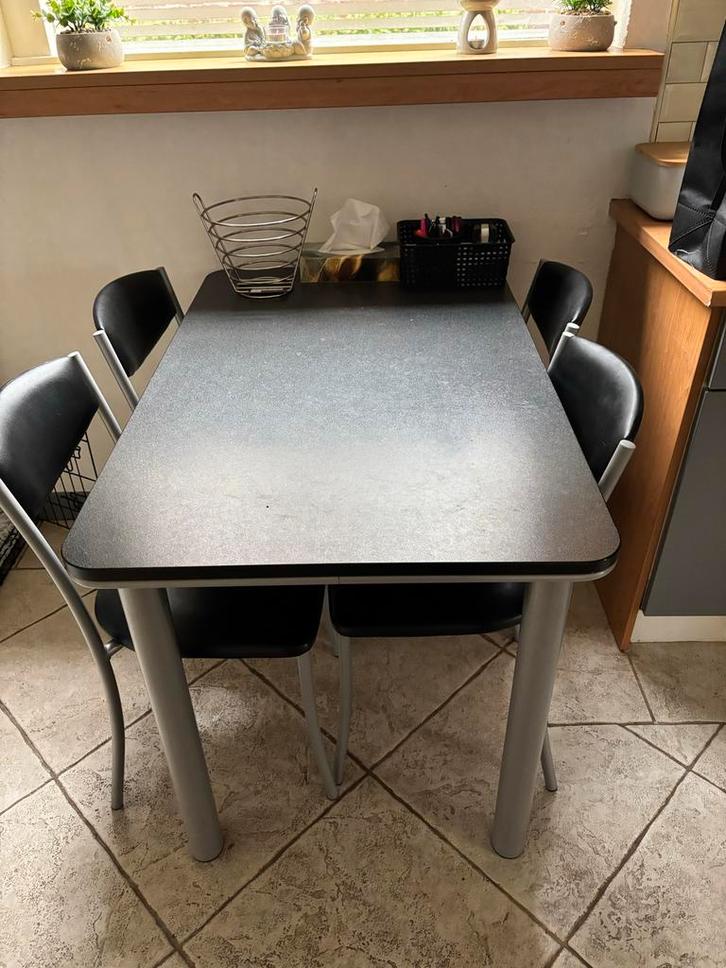 Keukentafel met 4 stoelen - nette set!, Huis en Inrichting, Tafels | Eettafels, Gebruikt, 100 tot 150 cm, Vier personen, Rechthoekig